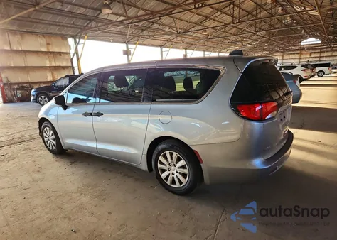 2020 Chrysler Voyager L z USA, uszkodzony, nr VIN 2C4RC1AG2LR121039